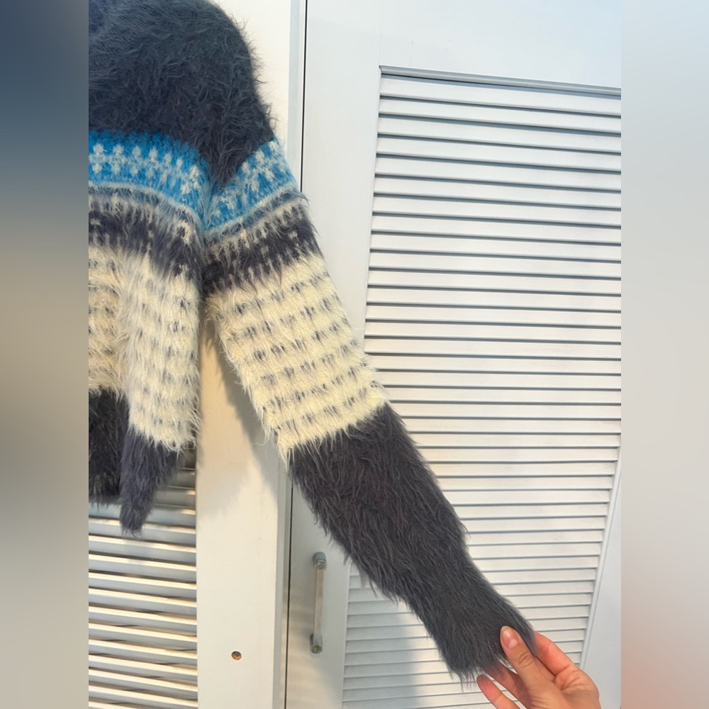 Fair Isle Sweater - Picture 6 of 7